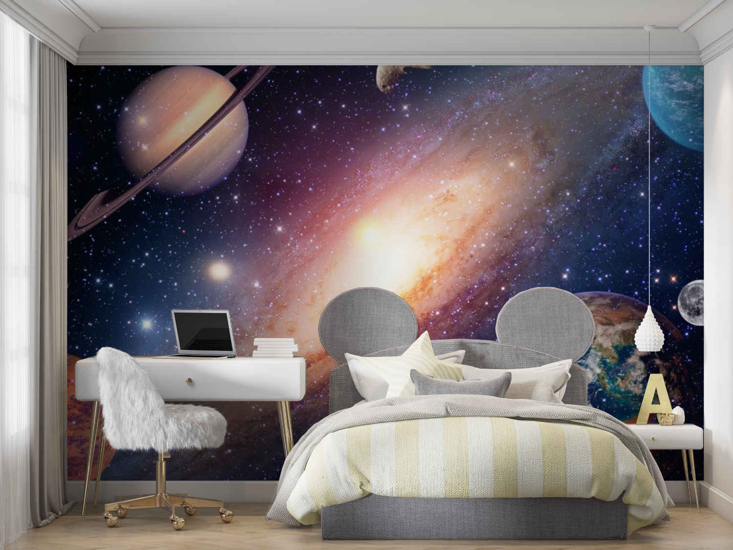 Weltraumhintergrund mit Nebel und Planeten